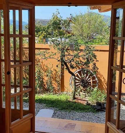 Sieunjae Bed & Breakfast Gyeongju Exterior photo